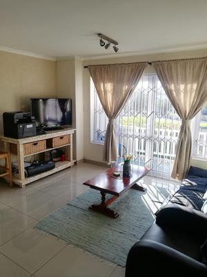 Apartment / Flat For Rent in Goodwood Central, Goodwood