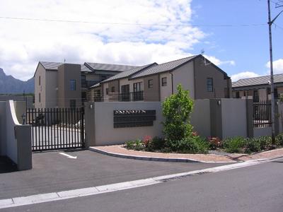 Apartment / Flat For Rent in Rondebosch East, Cape Town